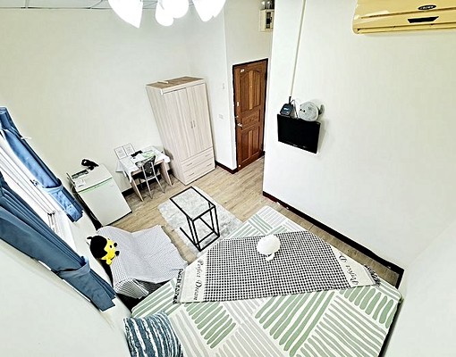 逢甲ll僑光☪採光大空間☪漂亮旅宿風格☪沙發獨曬☪超便宜租 - Image 1