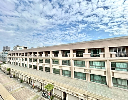 建工本館精美四大房車墅 - Image 1