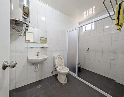 全新整理溫馨套房限女性軍公教人員 - Image 7