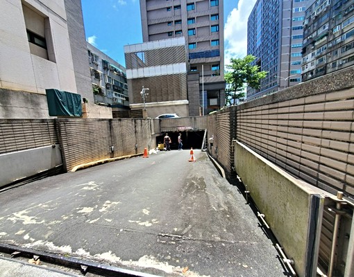 EAT坡平車位--中信張小姐 - Image 8