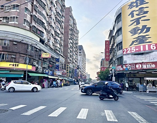 鳳山/海洋商圈店面1+2樓+3樓 - Image 2