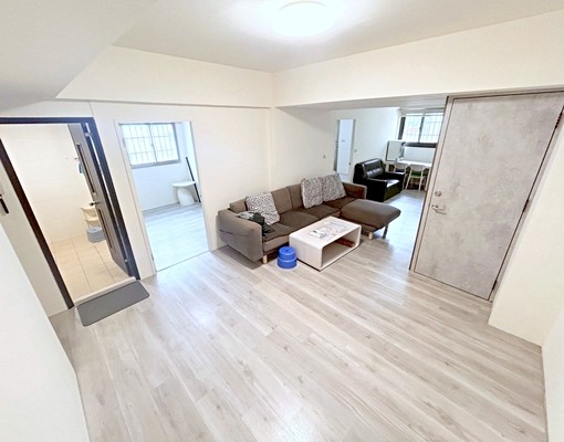 四房大空間🍂免管理費✨租屋補助✨寵物天堂✨台水電✨全新冷氣 - Image 1