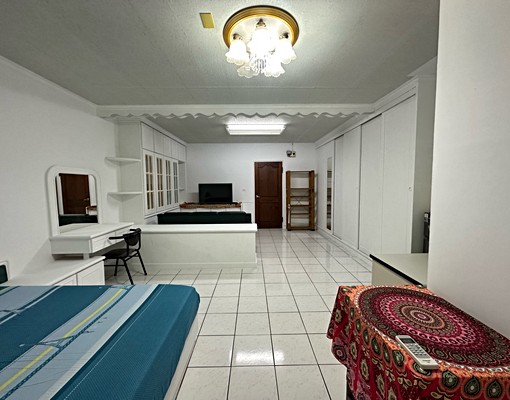 捷運凹子㡳站/12坪大空間獨立套房 - Image 1