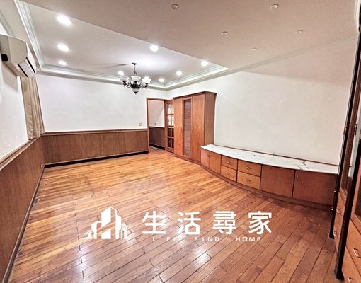 近勝利夜市#整棟透天6房3衛#可神明廳#可當店面#門前可停車 - Image 3