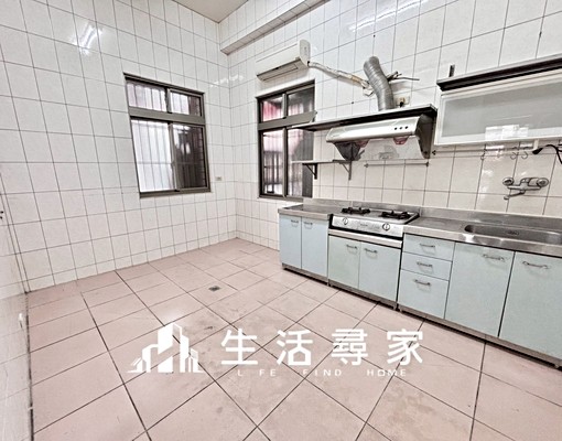 近勝利夜市#整棟透天6房3衛#可神明廳#可當店面#門前可停車 - Image 6