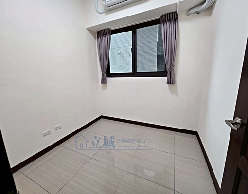 C~全新！高鐵特區乾淨簡約三房附平車 - Image 8