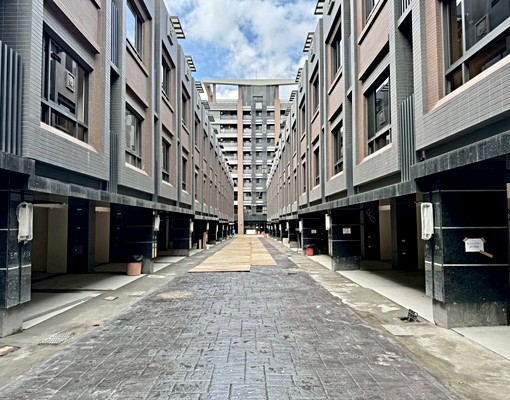 台積宅🏠一樓停車傢俱電可談🏠社區專家小廷 - Image 1