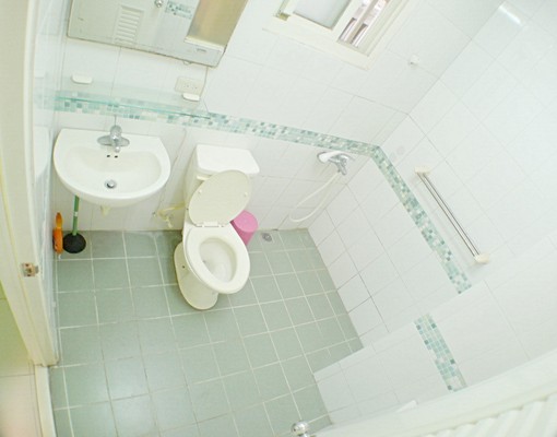 中國醫一中街~超低價~稀有陽台~學生首選.可短租 - Image 2