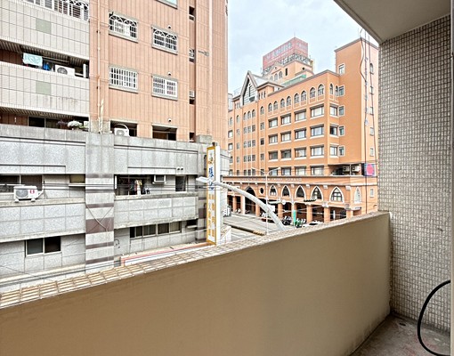 松竹路二段全新裝潢公寓三房一層一戶有兩間可租轉買平盤出售詳談 - Image 12