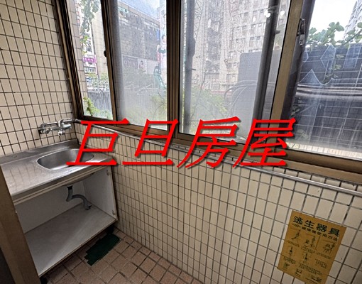 忠孝敦化站,獨立套房,東區,工作室可 - Image 5