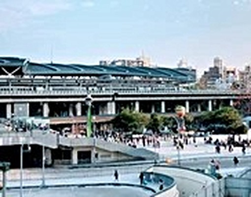 台中大車站門口3樓透天 - Image 2