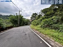 紫微正臨馬路旁農牧用地