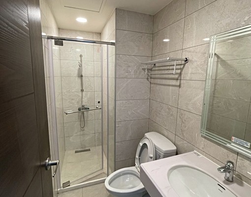 🌸免仲費✨台水電可租補✨新裝潢新家具✨近台中港 - Image 3