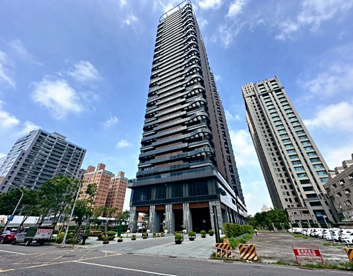 農16華人匯百萬裝潢一層一戶豪邸雙平車 - Image 15