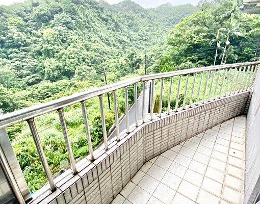 電費免錢~獨立陽台~採光通風佳~可養寵物房~水泥磚牆隔間 - Image 9