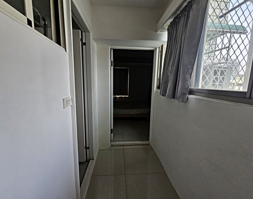 屋主自租.電梯套房,稀有釋出, - Image 14