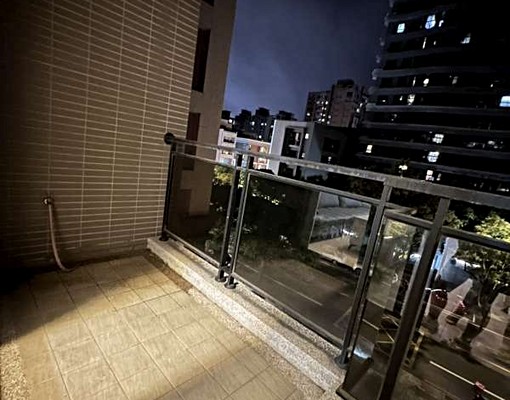 近高鐵.東興國小採光電梯3改2房家具電全附車位 - Image 3
