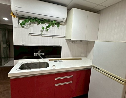 近桃園火車站~統領商圈~獨立大套房~可租補 - Image 3