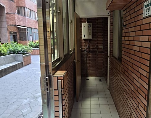 新海路一樓當住家辦公室也可以~可租補~新埔捷運站 - Image 15
