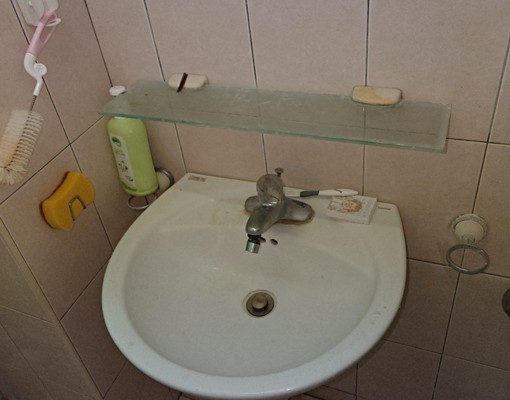 市政府附近東市場隔壁,三角窗雙面採光套房 - Image 6