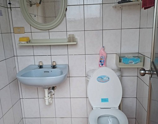 邊間大雅房有陽台廁所獨用及和室光線佳，室內停機車 - Image 5