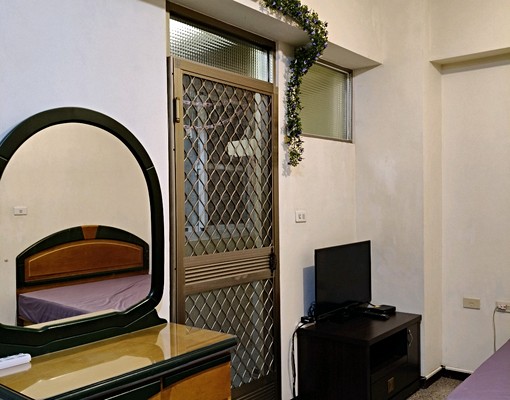 市府旁/電梯套房/限女/可租補 - Image 10