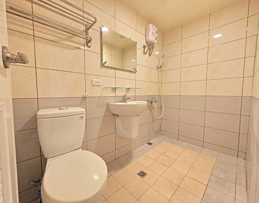 經濟實惠❤東山路一段❤2房❤雅緻居所 - Image 9