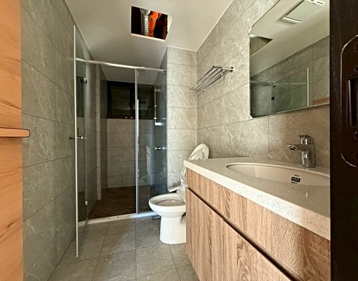 閎基433~近車站/近巨城/電梯大樓/大三房+平面車位 - Image 5