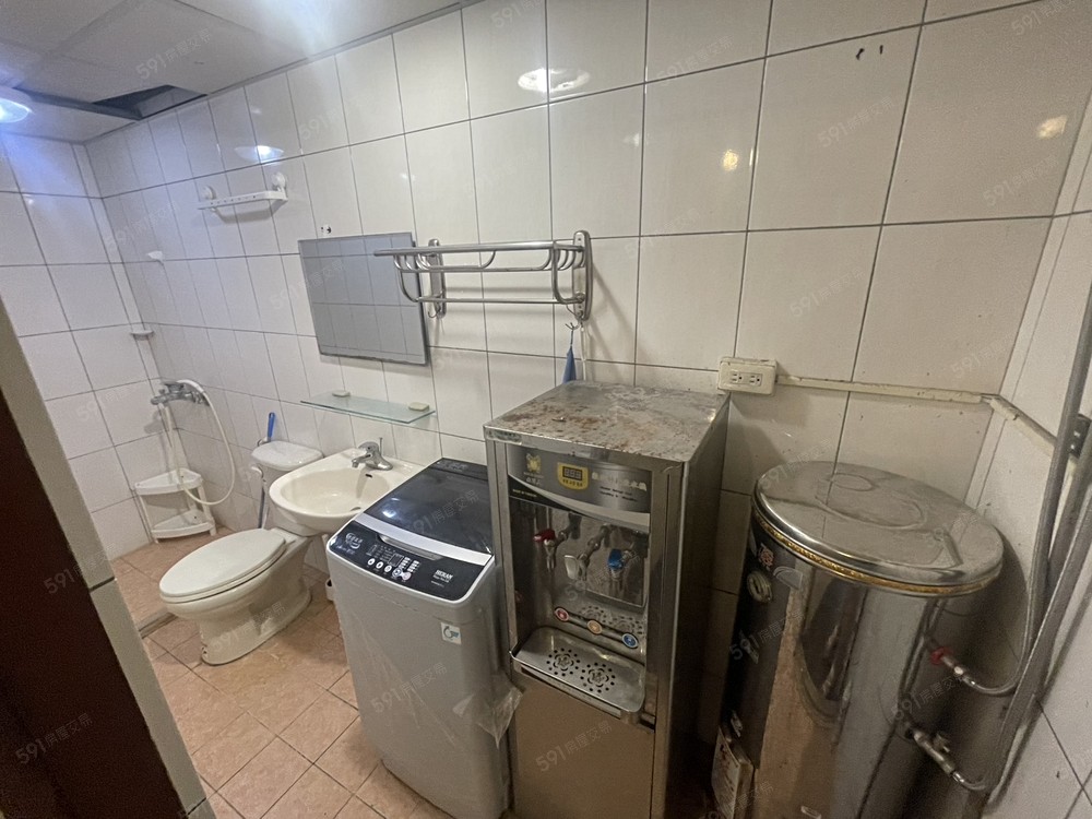 飲水機 二樓洗衣機