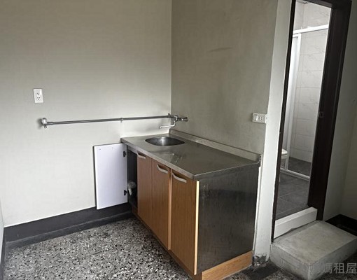 東區東門路一段一房一廳一衛可寵 - Image 2