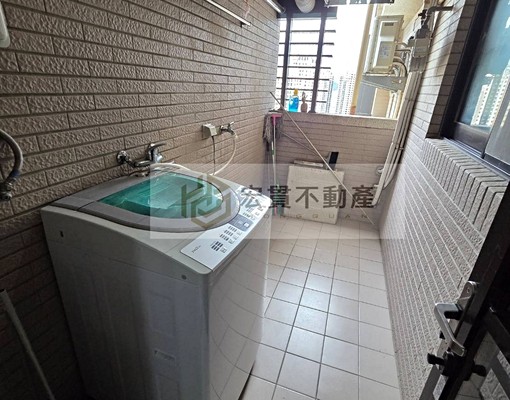 進關新車站高樓景觀四房附三個車位合租首選 - Image 13