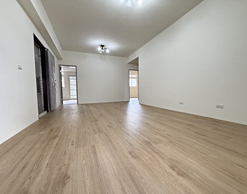 中誠街全新裝潢未住過電梯3房！買屋賣屋請找小鳳為您服務 - Image 2