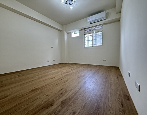 中誠街全新裝潢未住過電梯3房！買屋賣屋請找小鳳為您服務 - Image 6