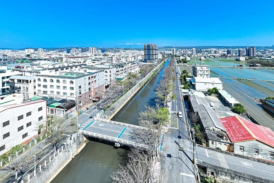 基地座落開闊水岸首排