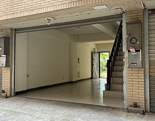 免仲介費~透天4房3衛有汽車位~空屋好佈置~可申請租金補貼~ - Image 2