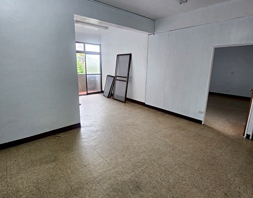 ●介壽路旁低樓層●2房大空間●價格甜 - Image 1