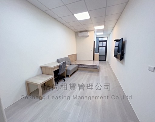 C金山街|嶄新大間獨立陽台套房|獨立台電 - Image 1
