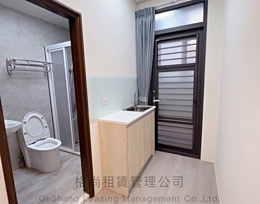 C金山街|嶄新大間獨立陽台套房|獨立台電 - Image 6