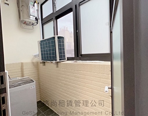 C金山街|嶄新大間獨立陽台套房|獨立台電 - Image 8