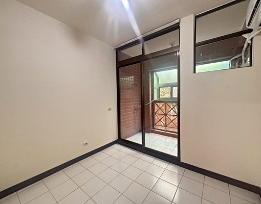 全新整理三房一廳一衛一廁格局方正,採光通風良好,居住舒適。 - Image 3