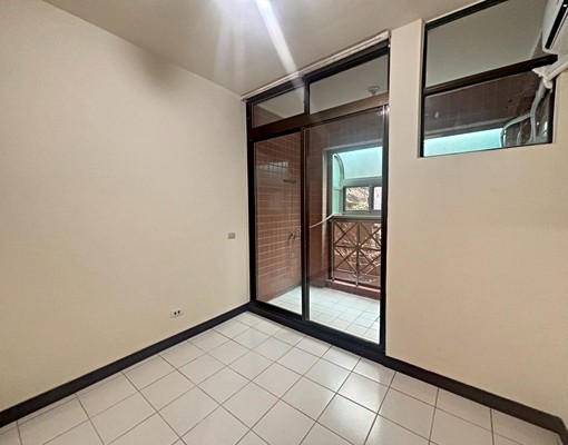 全新整理三房一廳一衛一廁格局方正,採光通風良好,居住舒適。 - Image 4