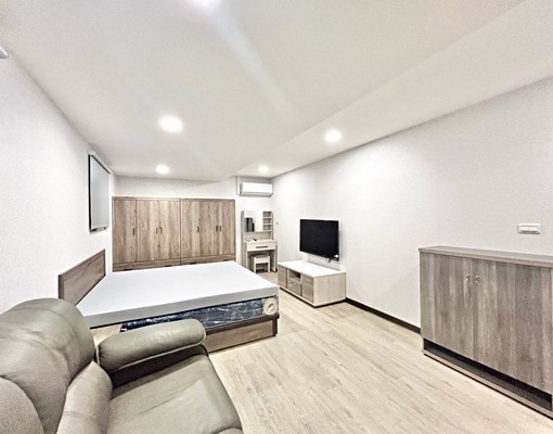 三重/百萬全新裝潢/第一手/獨洗曬/大空間/代收垃圾 - Image 2