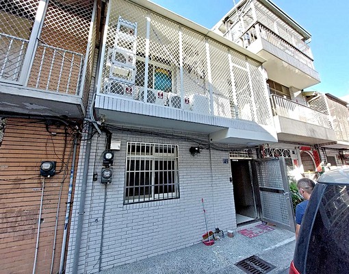 向上市場美套房~有陽台獨洗獨曬~中美街吃市近勤美草悟道 - Image 14