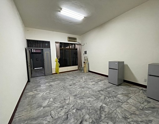 新市家樂福超市旁*整棟透天七房*可宿舍 - Image 1