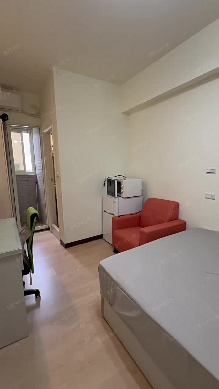 南區首選。租屋補助。陽台獨洗。室內機車位 - Image 1