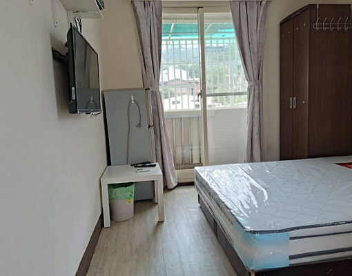 溫馨套房,有陽台,近百貨,學校 - Image 1