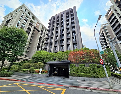 強尼大叔專任🏡派樂地平面車位 - Image 1