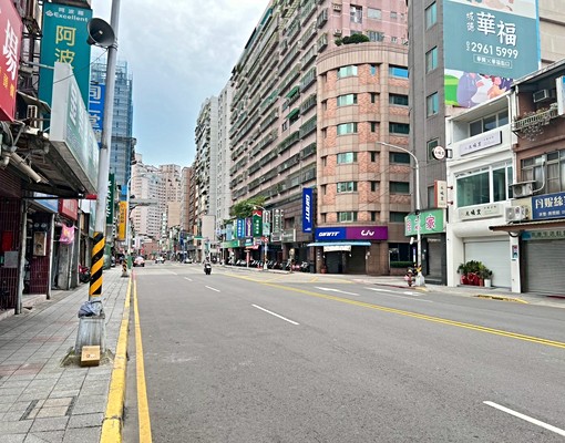 精選板橋府中捷運~便宜電梯套房~免追垃圾車 - Image 2
