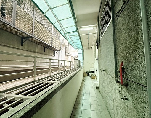 捷運永安市場站：低租金：公用洗衣機：陽台 - Image 9