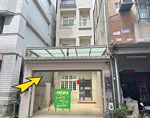 水湳經貿園區旁近文華高中優質臨路店透墅 - Image 1